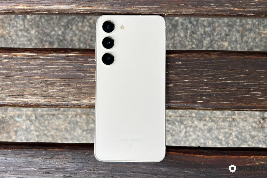 Galaxy S23 e S23 Plus são flagrados rodando o Android 16 com One UI 8