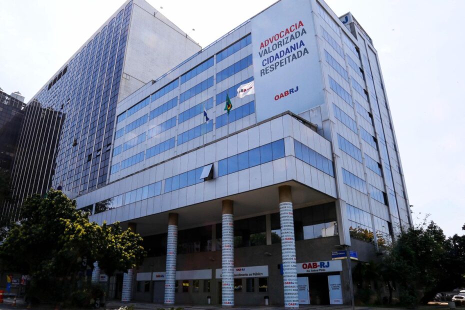 Justiça suspende site que vendia petições feitas com inteligência artificial