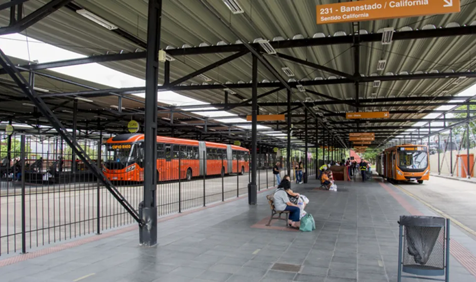 Mutirão oferta mais de 5 mil vagas de emprego em 22 terminais de Curitiba