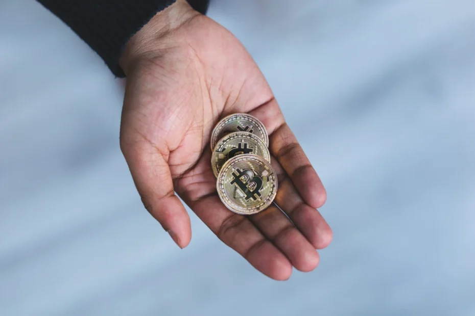 SEC adia decisão sobre ETFs de Dogecoin e XRP