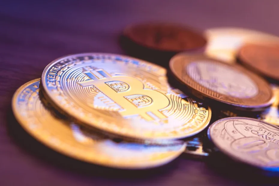Bitcoin avança e atinge máxima em 5 dias, no nível dos US$ 106 mil