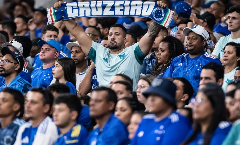 ChatGPT escala o melhor time do Cruzeiro dos anos 2000