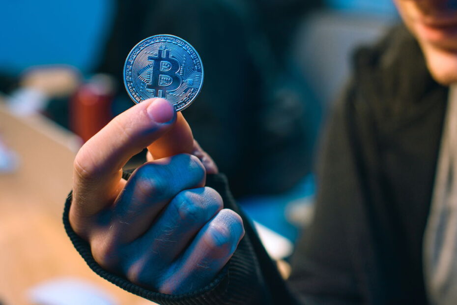Como a criptomoeda nasceu? A moeda que desafiou bancos