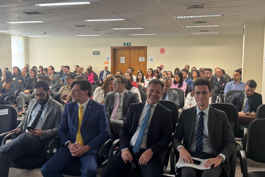 Encontro no Núcleo Regional de Contagem aborda litigância predatória, precedentes e inteligência artificial