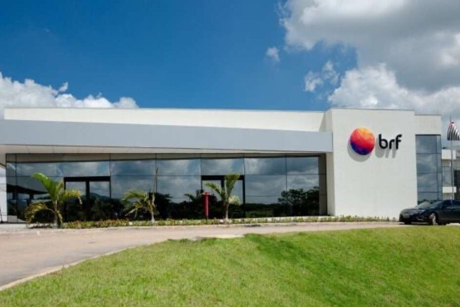 Frigorífico é condenado a indenizar funcionária por morte de gêmeas no expediente