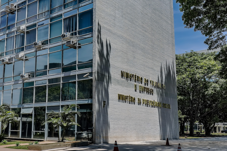 Governo libera múltiplos consignados no mesmo emprego