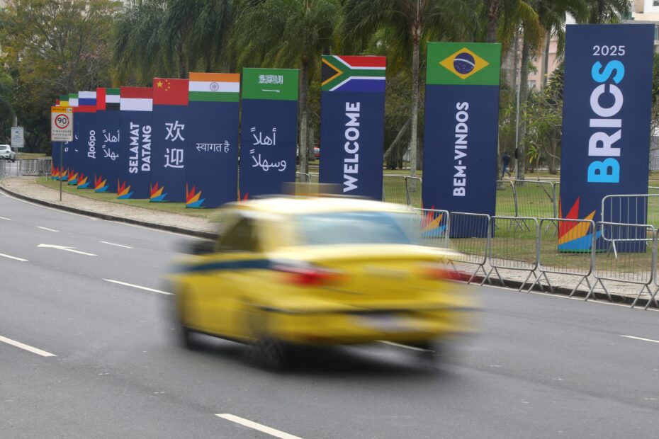 Brics vão propor que países sejam pagos por geração de dados usados por IA | Blog da Andréia Sadi