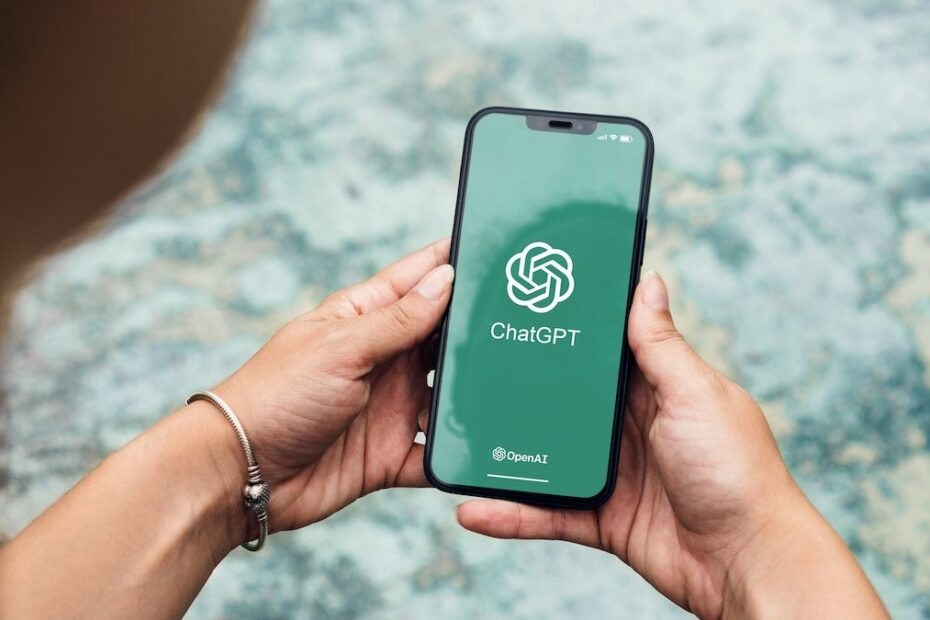 ChatGPT: entenda a origem e popularização da plataforma de IA | Concursos