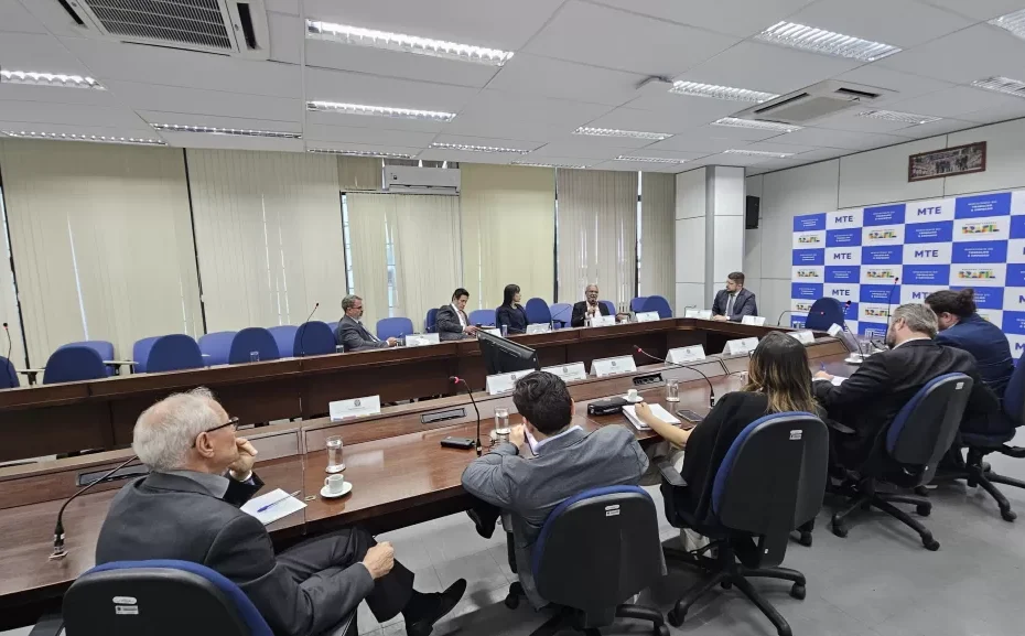 GT do Ministério do Trabalho discute precarização em redes de telecom