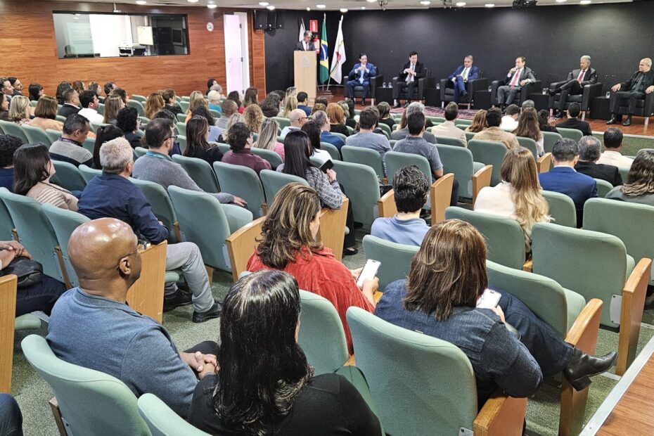 Gestores discutem inteligência artificial e bem-estar no Judiciário em formação da EJEF