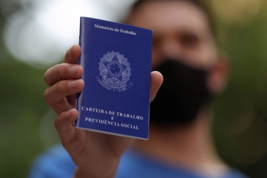Brasil Abre 129.775 Vagas Formais de Trabalho em Julho, Abaixo do Esperado