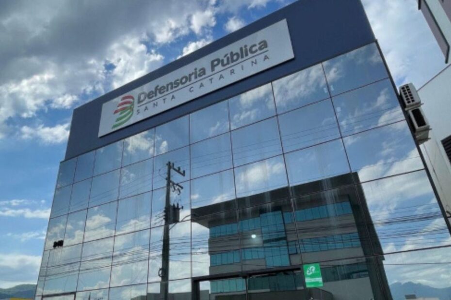 Concurso da Defensoria Pública abre inscrições em SC; confira