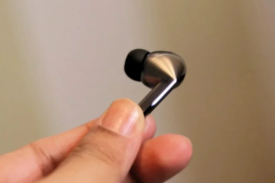 Galaxy Buds 3 e Gemini: Como ativar a IA do Google nos fones