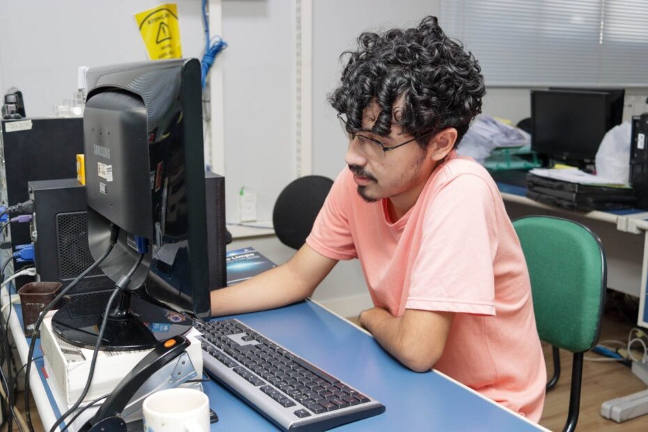 IEL abre mais de 660 vagas de estágio na BA; bolsas vão de R$ 450 a R$ 1,8 mil