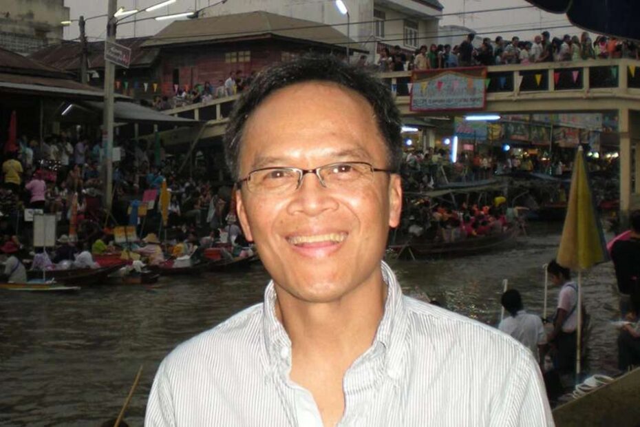 Idoso que namorava com inteligência artificial morre em viagem para encontro