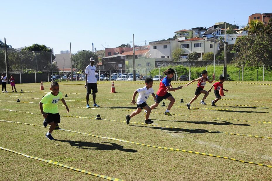 Prefeitura de Jundiaí abre vagas para aulas de atletismo e handebol