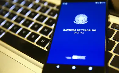 País fecha janeiro com saldo positivo de 180.395 empregos com carteira