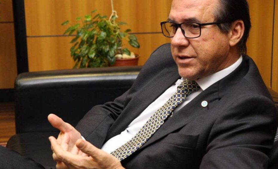 Tarifaço custaria até 330 mil empregos ‘se tudo desse errado’, diz Marinho; ministro teme mais a Selic