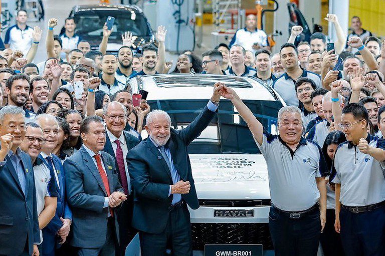 'Vocês vieram para o país certo', diz Lula na inauguração da primeira fábrica da GWM — Agência Gov