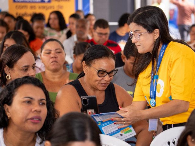 Seteem ofereceu atendimento ao público, esclarecimento de dúvidas e auxílio para cadastramento na plataforma e para concorrer às vagas / Fotos: Richard Mayer