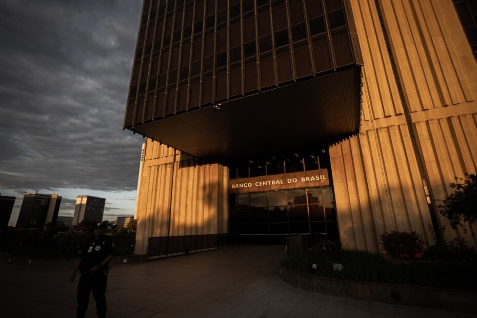 BC prepara regulação para criptomoedas com foco em ‘stablecoins’, governança e segurança | Criptomoedas