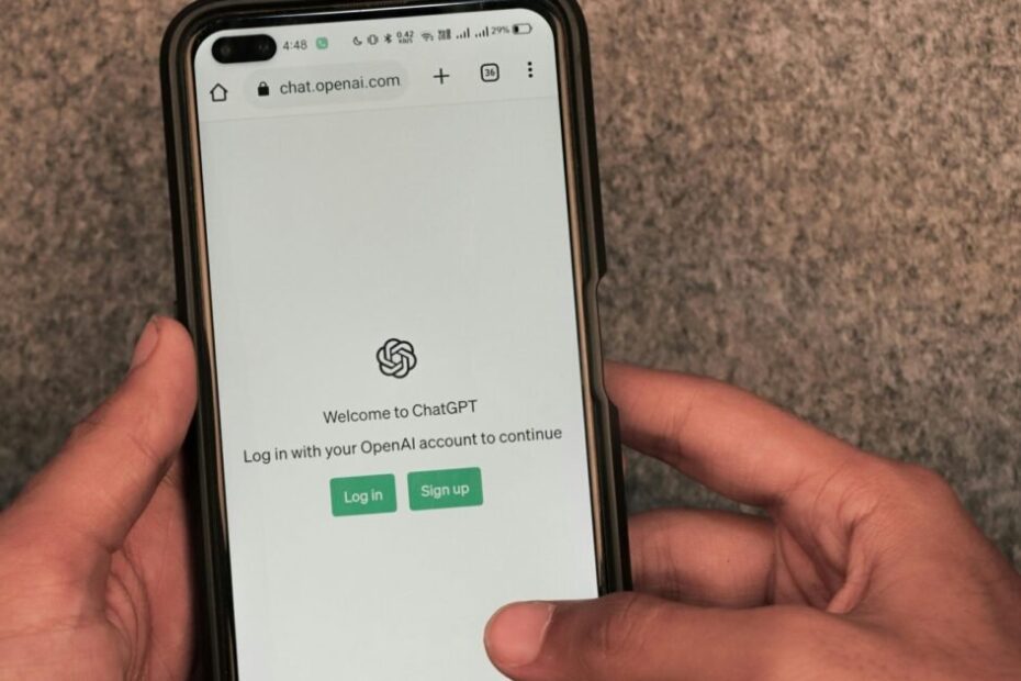 EUA: homem de 56 anos mata mãe e se suicida após conversas com ChatGPT