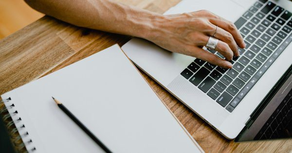 Lê Notícias - Variedades - Presença social e inteligência artificial...