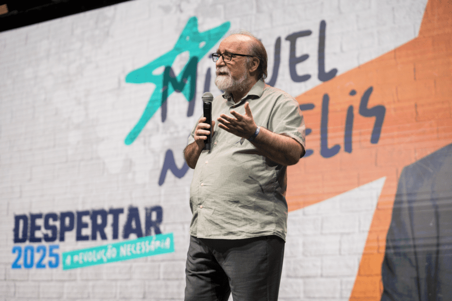 Ana Castela se pronuncia sobre rumores de namoro com Zé Felipe