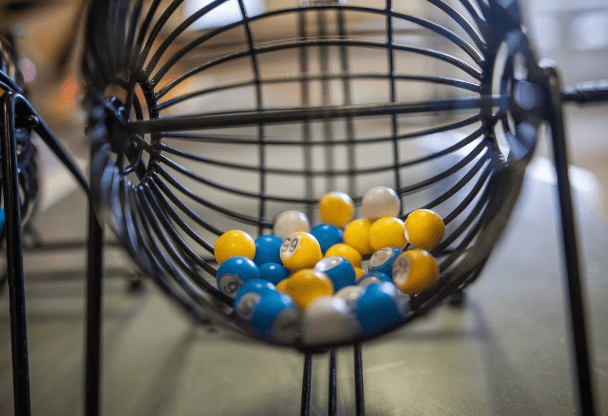 Mulher fatura R$ 800 mil em loteria com números indicados pelo ChatGPT