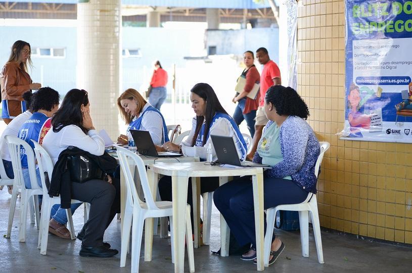 Mais de 2.100 vagas: Blitz do Emprego chega ao Terminal de Laranjeiras nesta segunda (8)