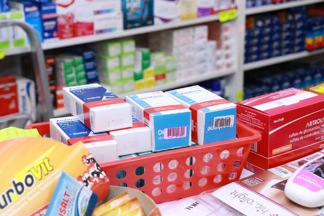 Vagas de emprego abertas nesta 5ª: farmacêutico, pedreiro e mais