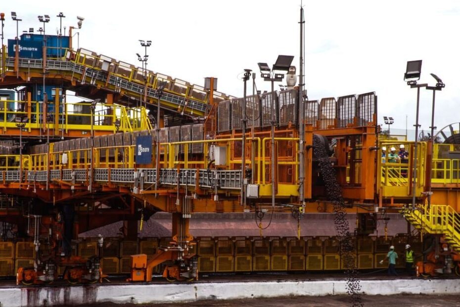 Vale, Biancogrês e outras 11 empresas têm vagas de emprego abertas na Grande Vitória