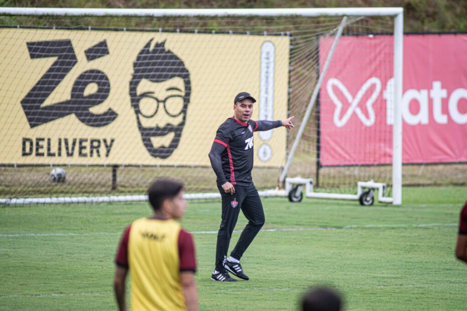 Vitória vence na estreia de Jair Ventura? Saiba os palpites das IAs