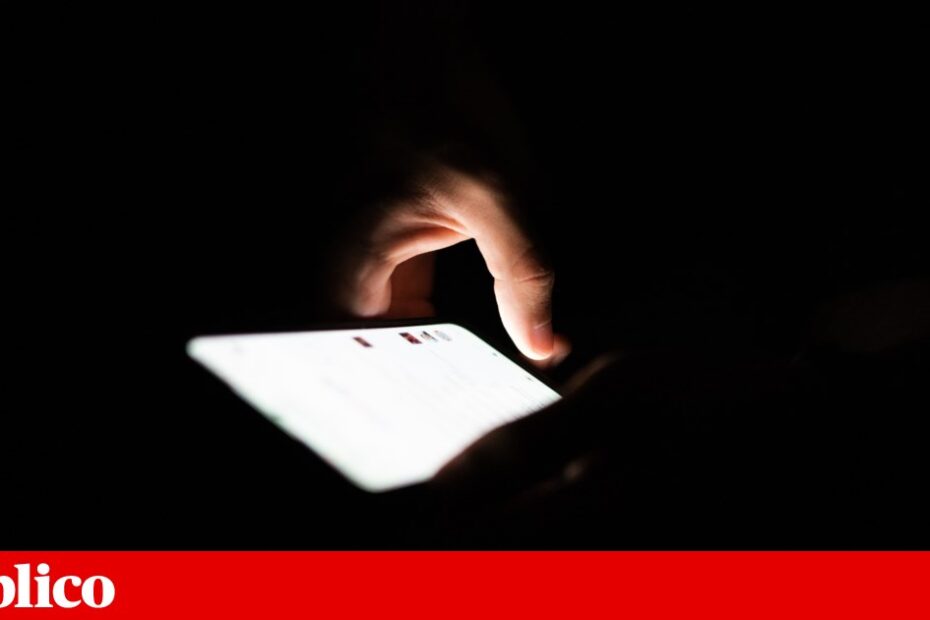 Vozes humanas e vozes geradas por inteligência artificial são já indistinguíveis | Inteligência artificial