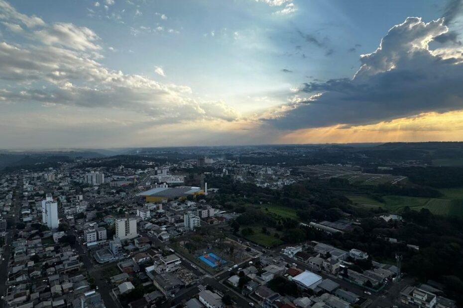 salários de até R$ 6 mil e 330 vagas