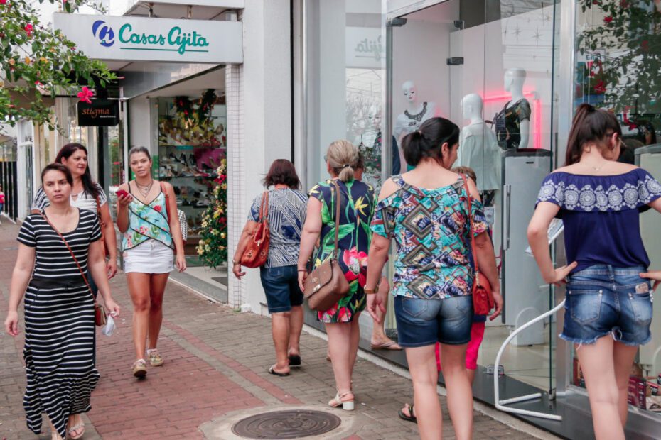 Agência do Trabalhador de Apucarana oferece mais de 100 vagas temporárias para o fim de ano