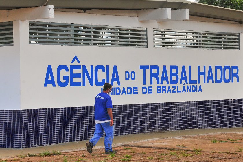 Agências do trabalhador do DF têm 669 vagas de emprego abertas nesta segunda-feira (13)