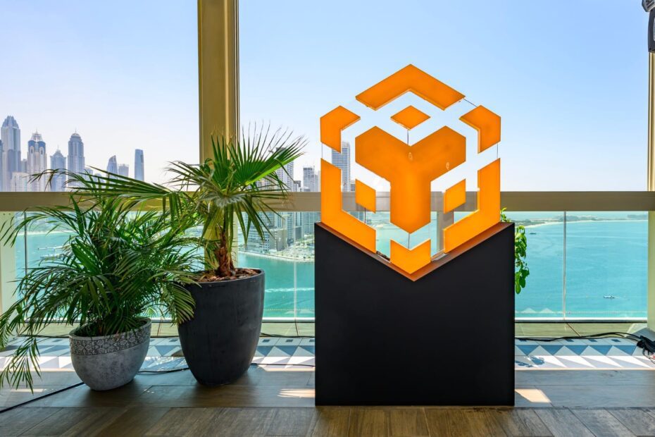 Banco chinês pretende levantar US$ 600 milhões para comprar criptomoeda da Binance, diz Bloomberg