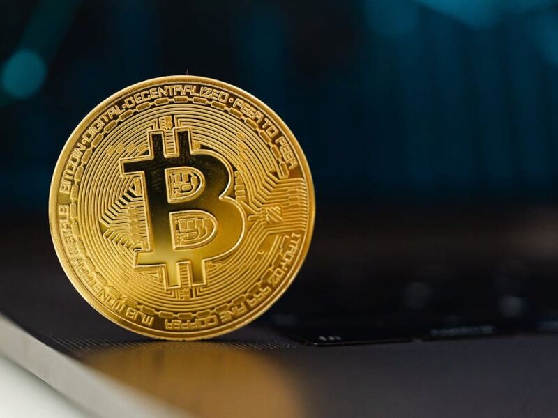 Bitcoin volta a bater recorde com cotação acima de US$ 125 mil