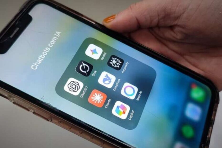 ChatGPT lidera lista de chatbots mais usados no mundo; veja ranking de IAs