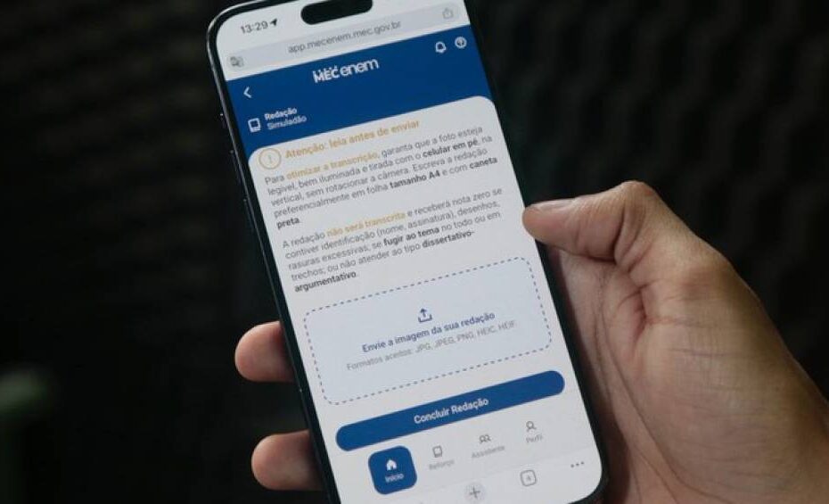 Enem: MEC lança app para estudar para a prova com simulados e IA que corrige redação