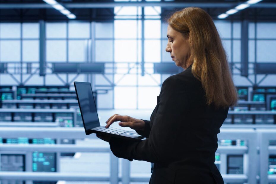 Estudo aponta alto índice de erros em resumos de notícias feitos por IAs