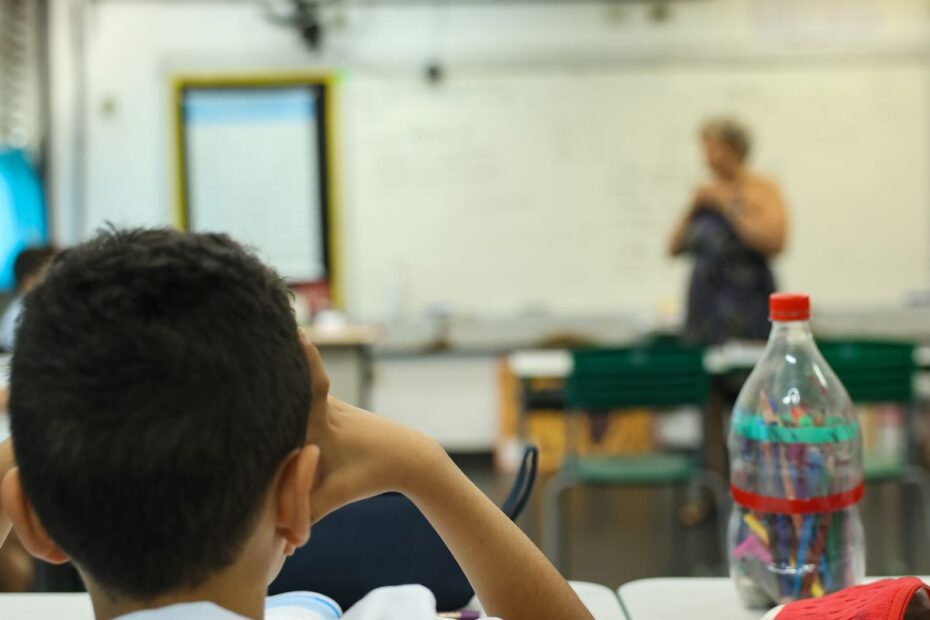 Governo abre canal para sugestões sobre uso de IA na educação