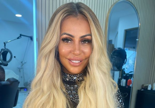 Influenciadora faz harmonização facial após conselhos do ChatGPT