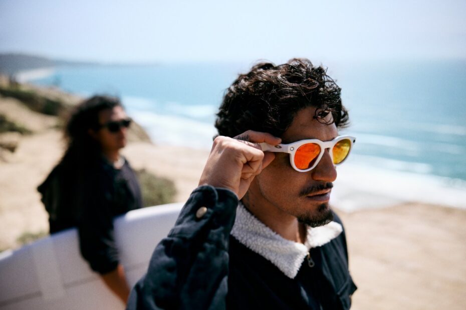Lançamento do Oakley Meta HSTN no Brasil: uma nova categoria de óculos de performance com Inteligência Artificial
