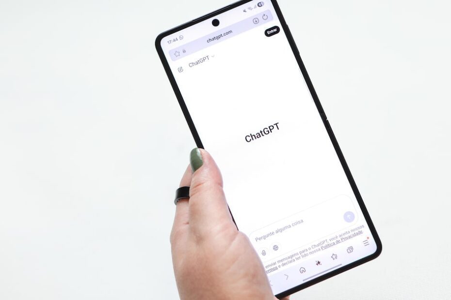 Pais agora podem monitorar o que os filhos fazem no ChatGPT; conheça as novas ferramentas