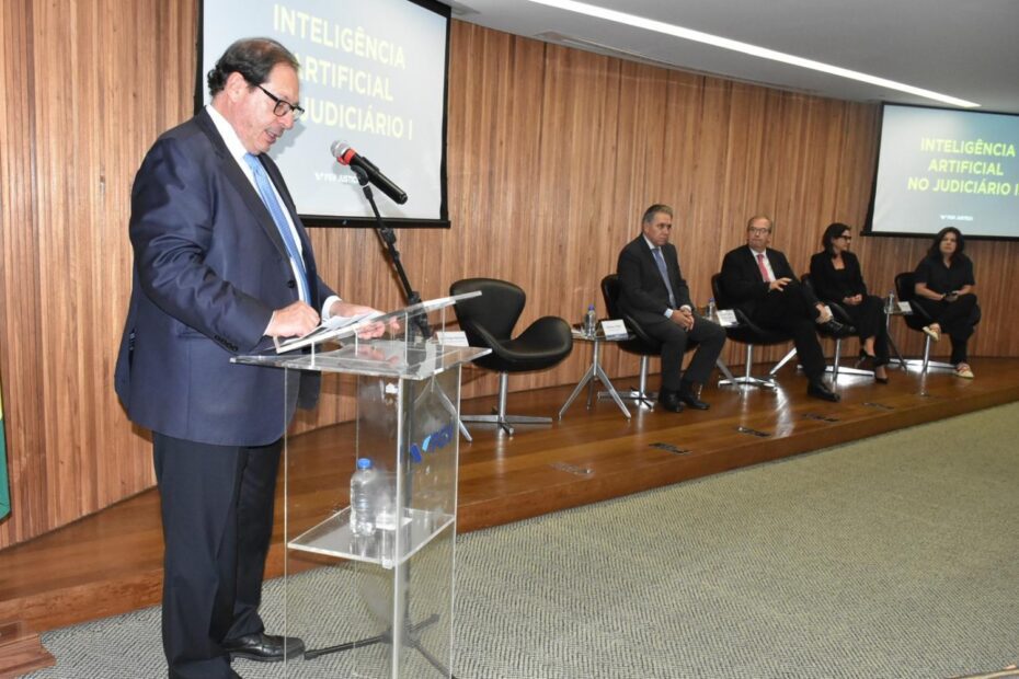 O vice-presidente do STJ, do CJF e corregedor-geral da Justiça Federal, ministro Luis Felipe Salomão, conduziu a abertura do seminário