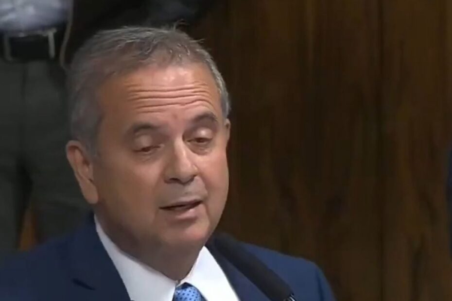 VÍDEO: Senador bolsonarista passa vergonha ao tentar “lacrar” com ChatGPT na CPMI do INSS