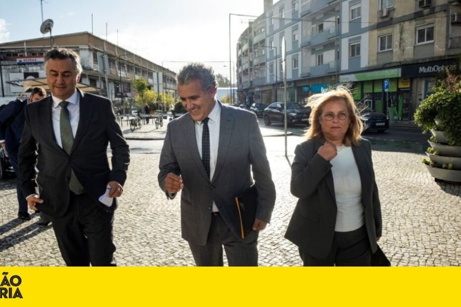 Ministro da Educação em Leiria traça futuro do ensino superior: mais inglês, vagas, residências e ChatGPT