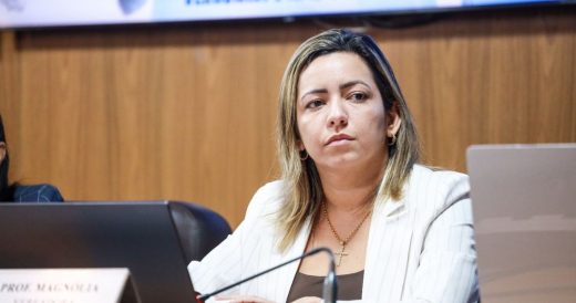 Professora Magnólia propõe reserva de vagas para pessoas com deficiência em contratos temporários da Prefeitura